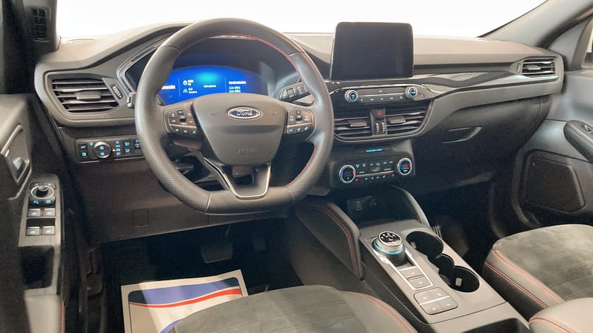 Bild 4 av Ford Kuga Plug-In Hybrid ST-Line X 225hk Dragkrok 20"