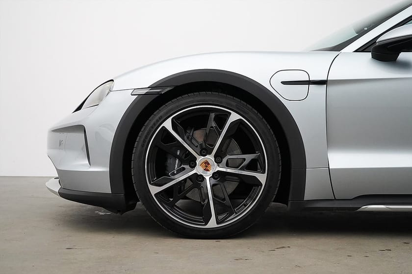 Bild 2 av Porsche Taycan 4 Cross Turismo / Adaptiv / Luft / 18-vägs