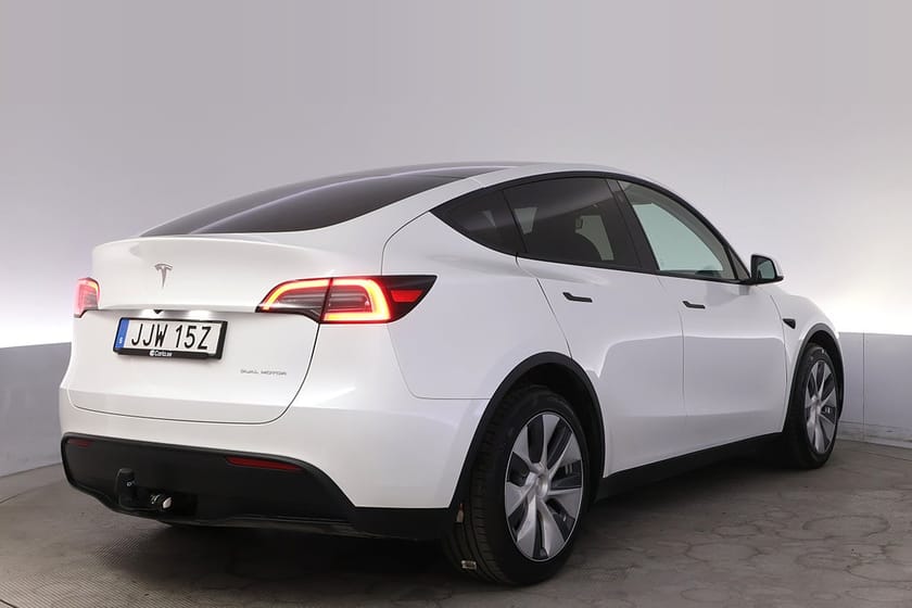 Bild 5 av Tesla Model Y Long Range AWD Autopilot Pano Drag V-Hjul