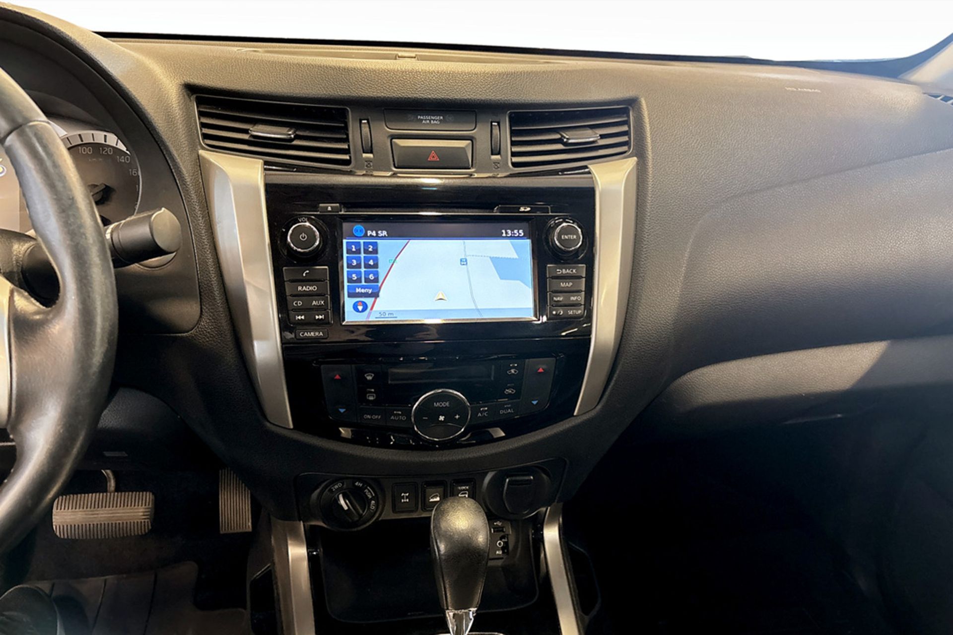 Nissan Navara Dubbelhytt 2.3 dCi 4WD 2017, bild 5/6