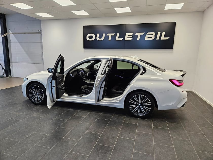 Bild 3 av BMW 330e Sedan M Sport Steptronic 292hk Navi Backkamera Drag