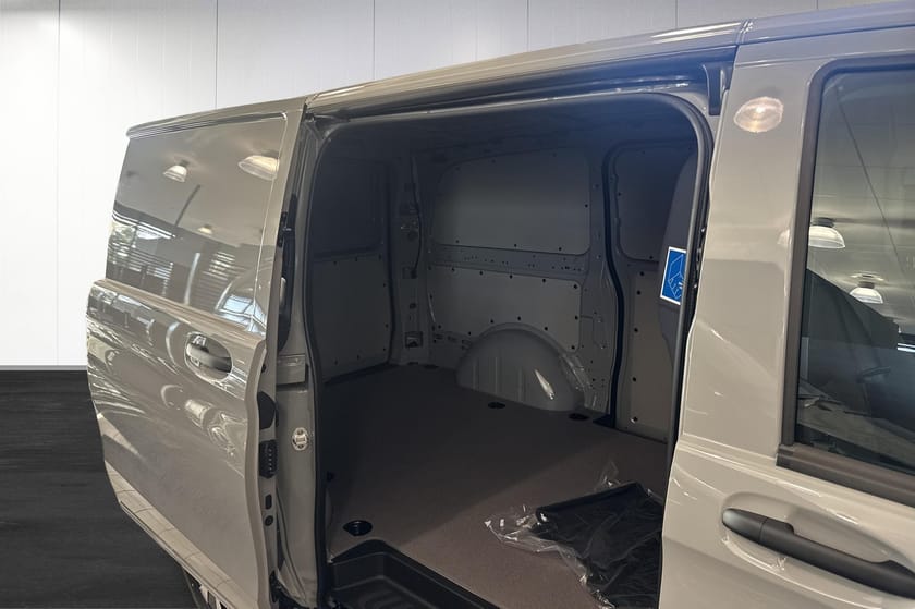 Bild 4 av Mercedes-Benz Vito 119 CDI 4x4 3.0t SKÅP LÅNG SELECT