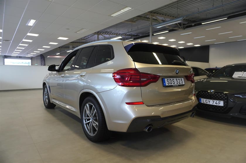 Bild 4 av BMW X3 xDrive20d M-Sport Pano Värmare Drag