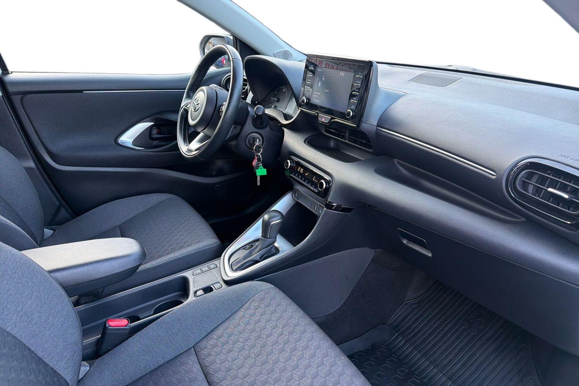 Toyota Yaris Hybrid 2023, bild 7/10