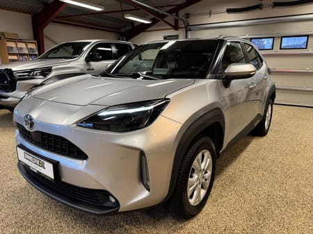 Toyota Yaris Cross Hybrid AWD-i