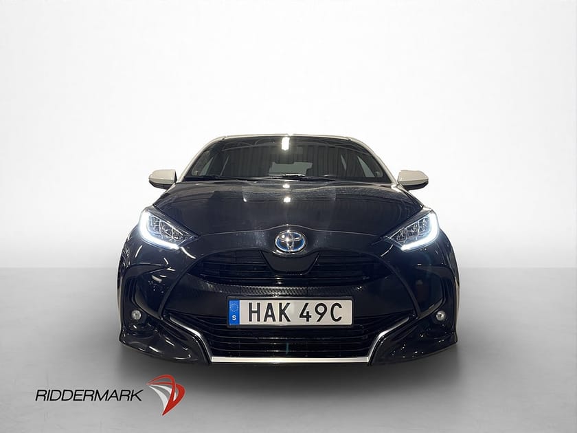 Bild 2 av Toyota Yaris Hybrid Style Bi-Tone JBL Kamera Halvskinn