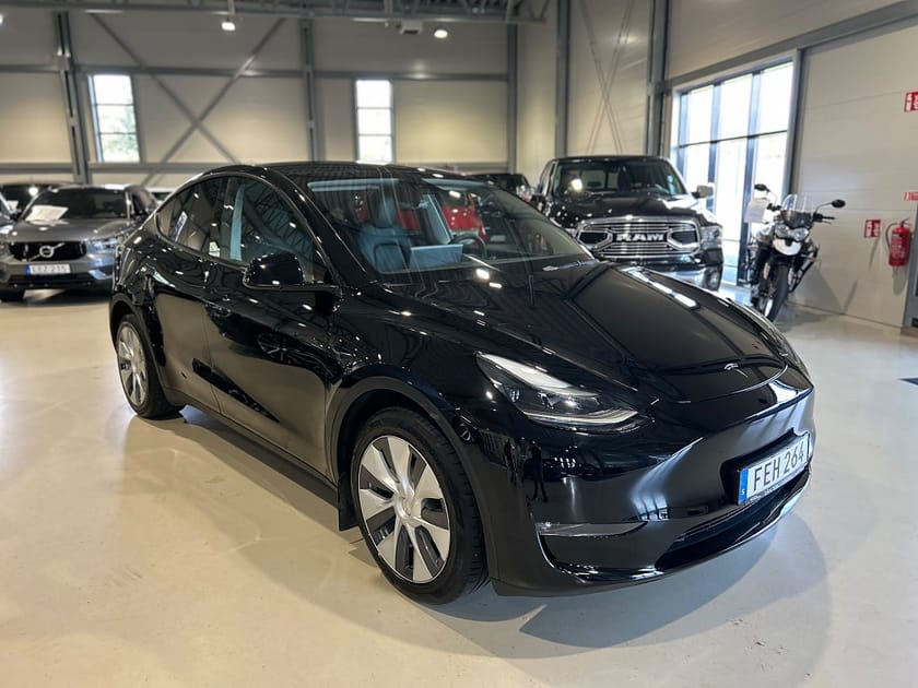 Bild 2 av Tesla Model Y Long Range AWD 514hk / Drag / Moms