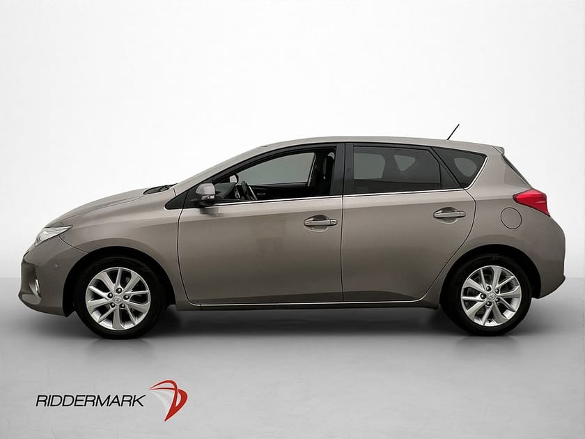 Bild 5 av Toyota Auris 1.6 132hk Executive Pano Kamera Navi Halvskinn