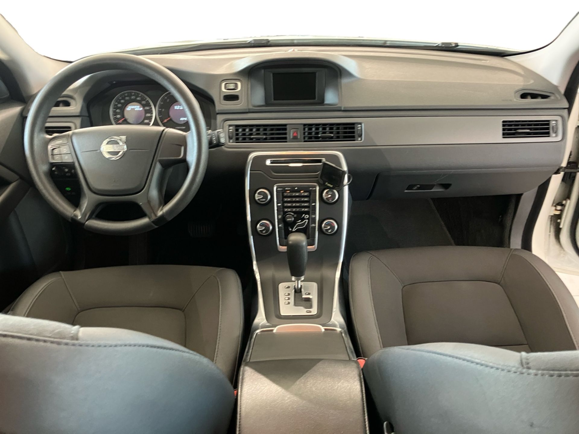 Volvo V70 D3 2012, photo 5/10