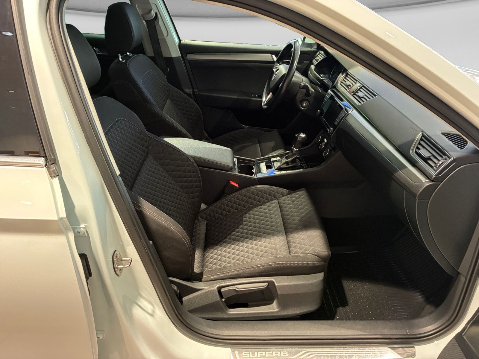 Škoda Superb Kombi 2.0 TDI DSG Sekventiell, 150hk, 2016