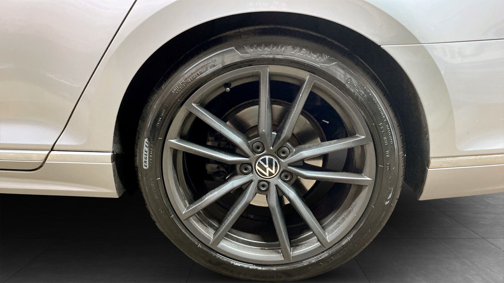 Volkswagen Passat 2022, bild 6/23