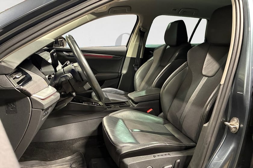 Bild 3 av Škoda Octavia Kombi 1.0 e-TEC 110 HK DSG STYLE COCKPIT HUD NAVI DRAG NYBES