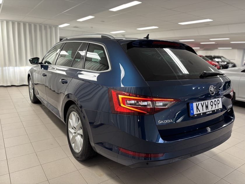 Bild 4 av Škoda Superb Kombi STYLE 2,0 TDI 190 DSG 4X4