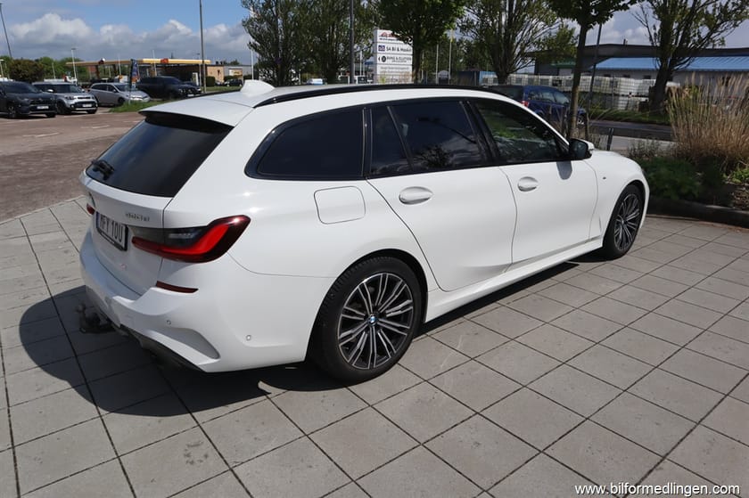 Bild 3 av BMW 320d xDrive Touring 320 190hk M-sport Aut Navi Drag Svensksåld