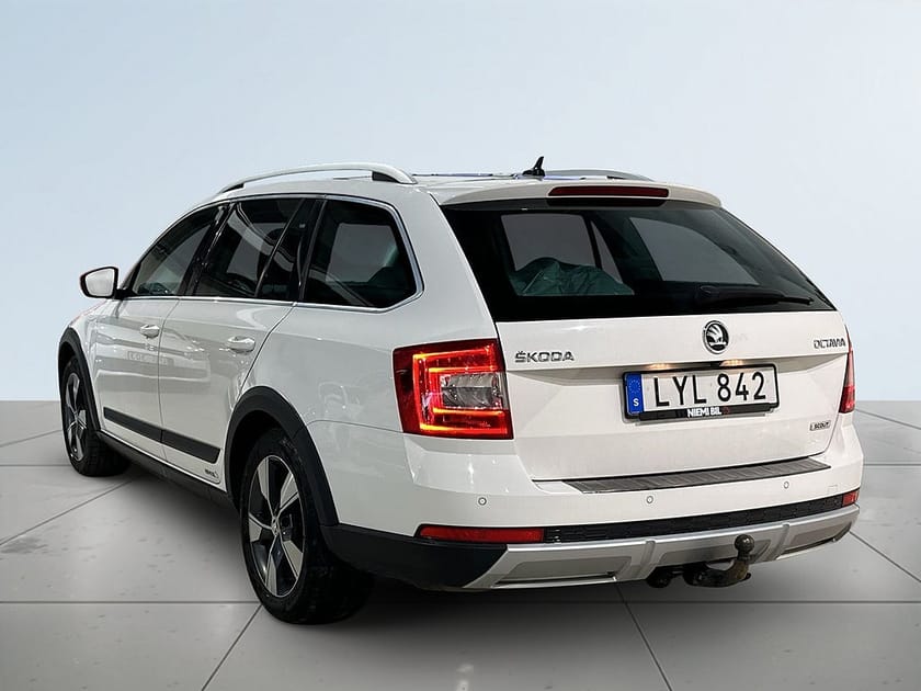 Bild 5 av Škoda Octavia Scout Skoda 2.0 TDI 4x4 Premium Drag Dvärm Canton Kamera Mvärm SoV