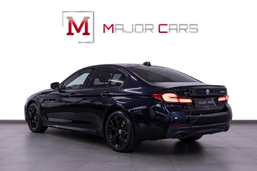 Bild 4 av BMW 545e xDrive Sedan M Sport Pro 50 Jahre H/K Kamera Drag 394hk
