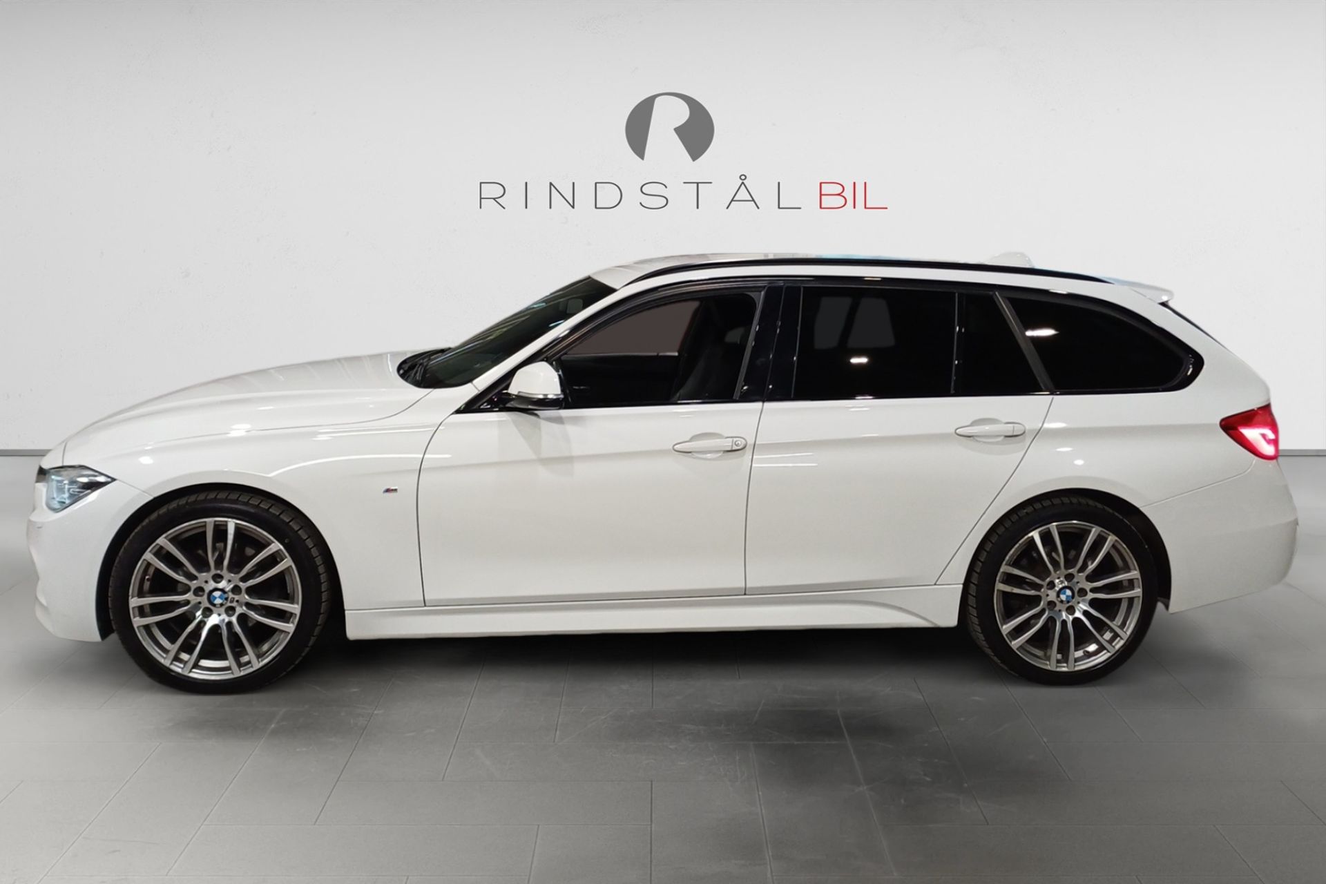 BMW 320 d xDrive Touring 2017, bild 4/28