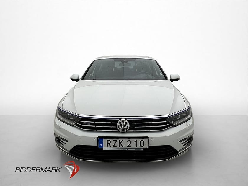 Bild 2 av Volkswagen Passat GTE 218hk P-Värmare 360°  Halvskinn Drag