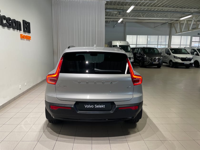 Bild 4 av Volvo XC40 B3 FWD Bensin Plus Dark