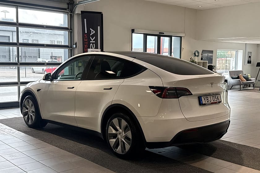 Bild 5 av Tesla Model Y Long Range AWD 514hk Autopilot3 /Panorama/Drag/ SoH 93%