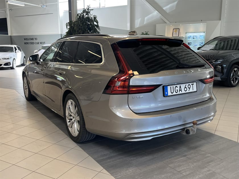 Bild 4 av Volvo V90 B4 Geartronic Momentum Advanced Edition Drag Servad Blis