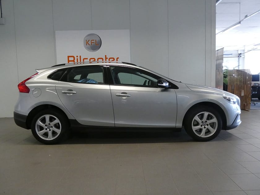 Bild 5 av Volvo V40 Cross Country D3 Business Edition Pro Aut-Drag-Värmar-Kamremsbytt-SoV