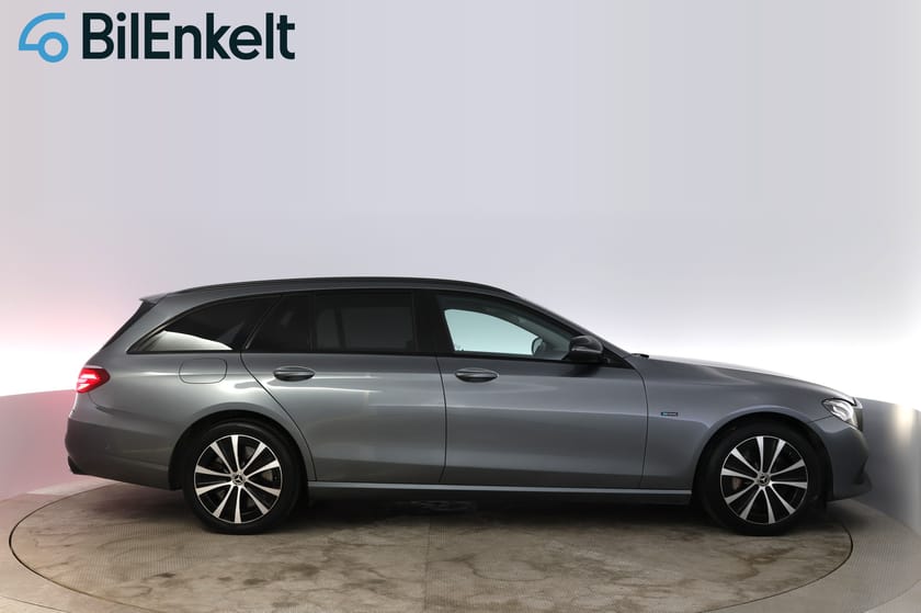 Bild 2 av Mercedes-Benz E 300 de T PLUG-IN Hybrid Drag Kamera