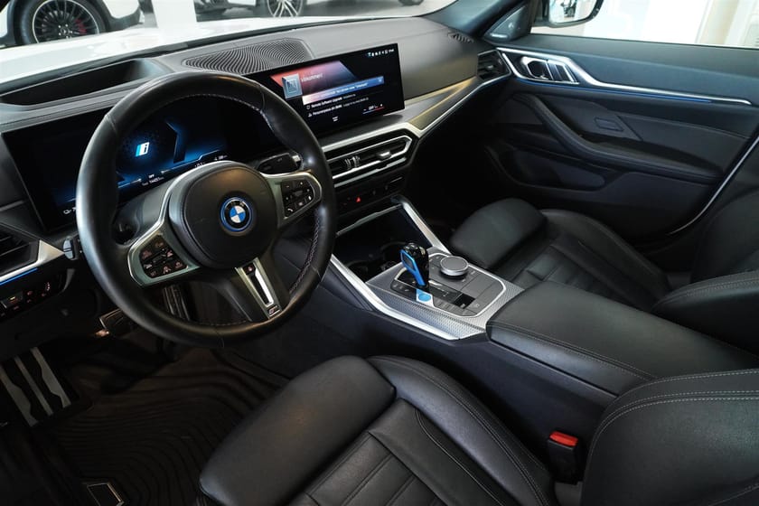 Bild 2 av BMW i4 M50 xDrive Gran Coupé Glastak Laserljus Harman Kardon Elstolar Med Minne