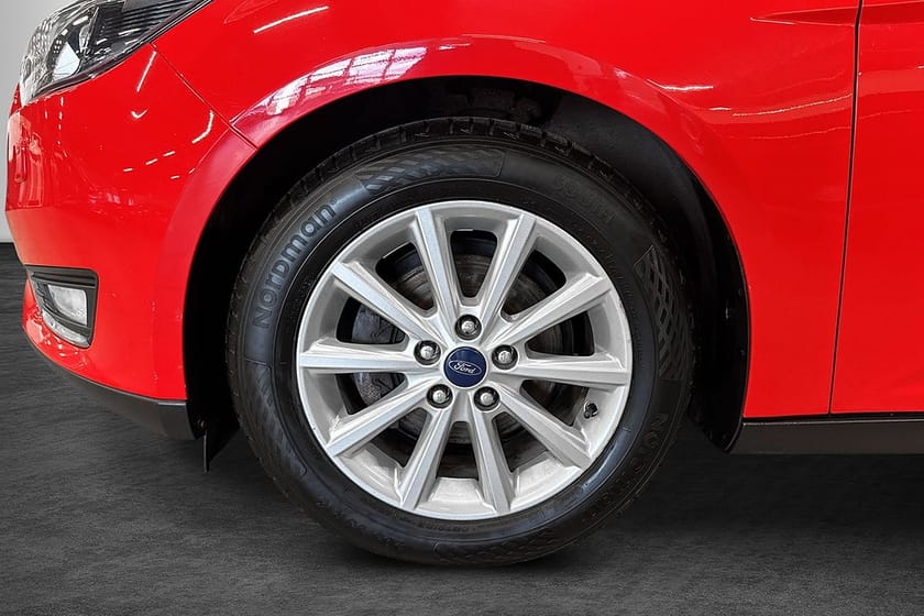 Bild 2 av Ford Focus Kombi 1.0 EcoBoost Titanium (101hk) BT Pdc Farthållare