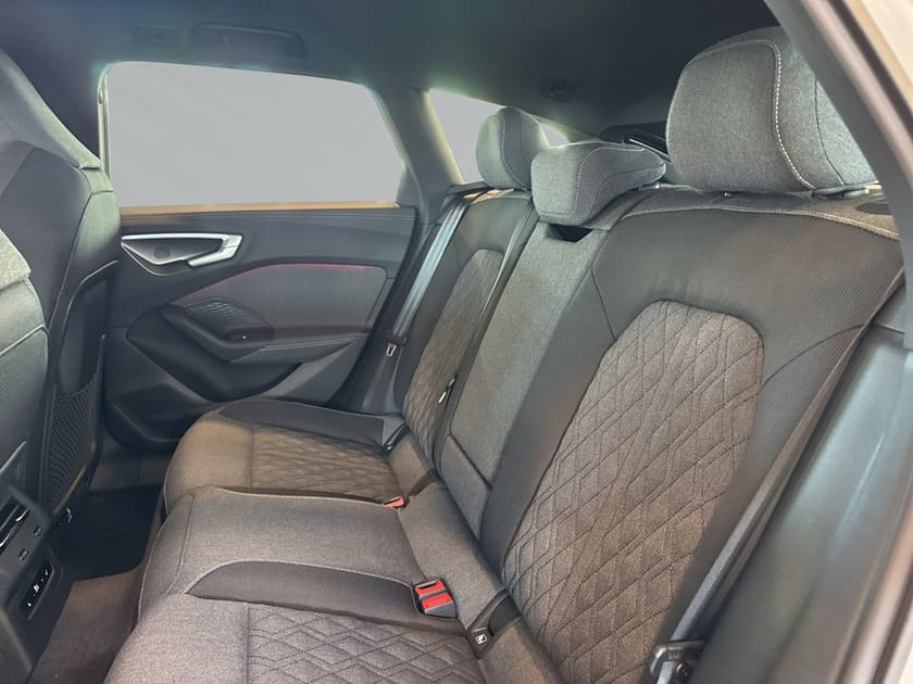 Bild 5 av Audi A5 Avant e-hybrid quattro S-line Lagerbil för omg.lev
