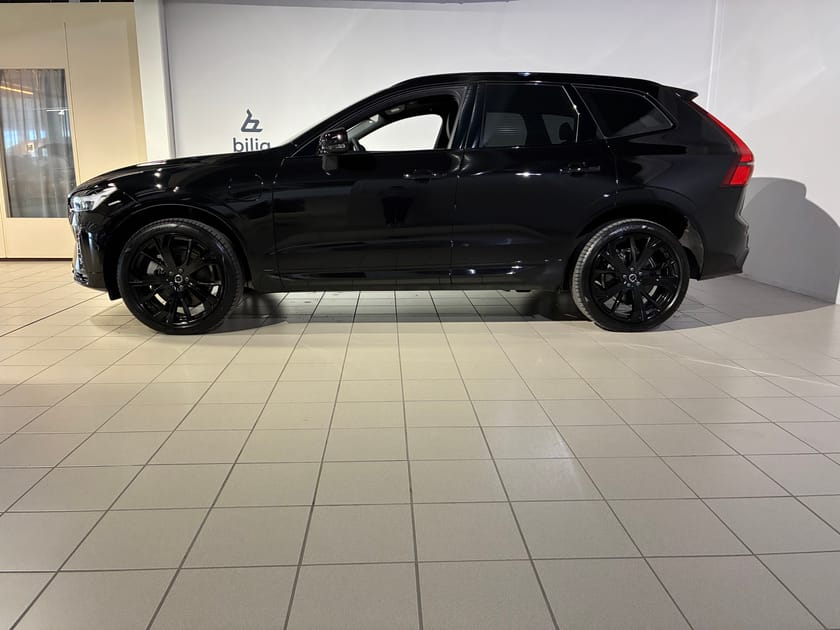 Bild 3 av Volvo XC60 T6 Plus Black Nordic Edition | B&W | luftfjädring| Pano |