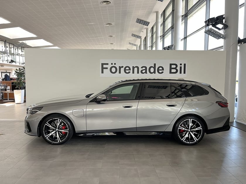 Bild 3 av BMW 530e xDrive Touring M Sport Pro Drag H/K Panorama Rattvärme