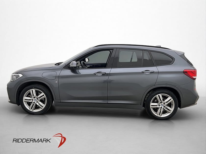 Bild 4 av BMW X1 xDrive25e 220hk M Sport Pano HuD Kamera Skinn Drag