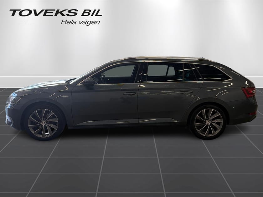 Bild 5 av Škoda Superb Kombi L&K 2,0 TDI 190 DSG 4X4 GRTL&K