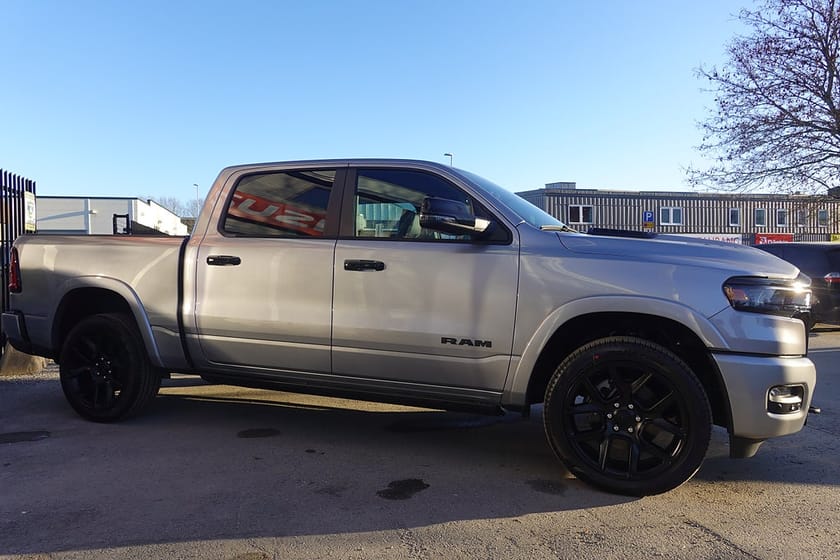 Bild 3 av RAM 1500 Crew Cab Dodge Laramie Night Premium 420HK | 4 750:-/mån