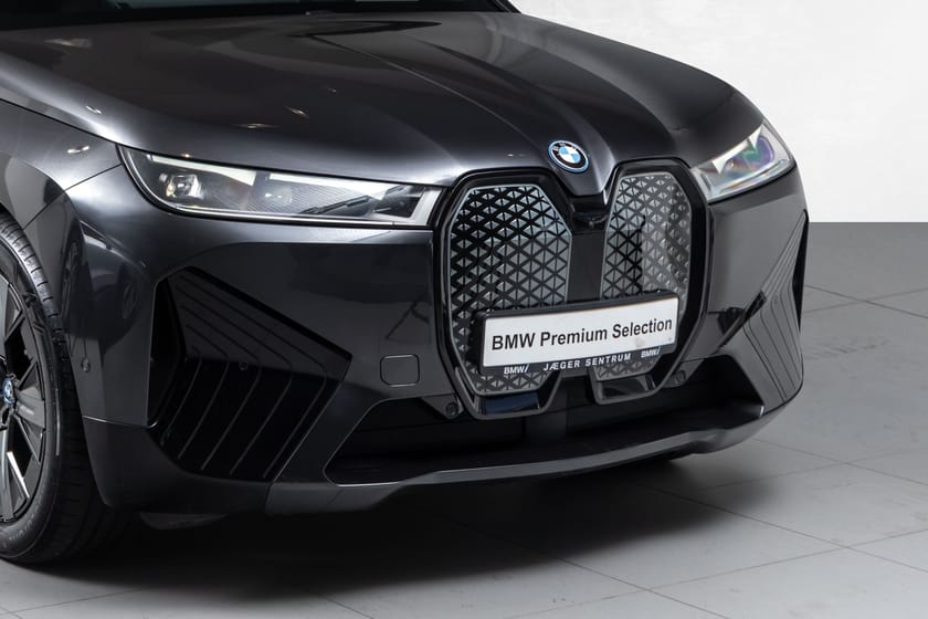Bilde 2 av BMW iX xDrive40 Sportspakke-Glasstak-Krok-Harman/Kardon