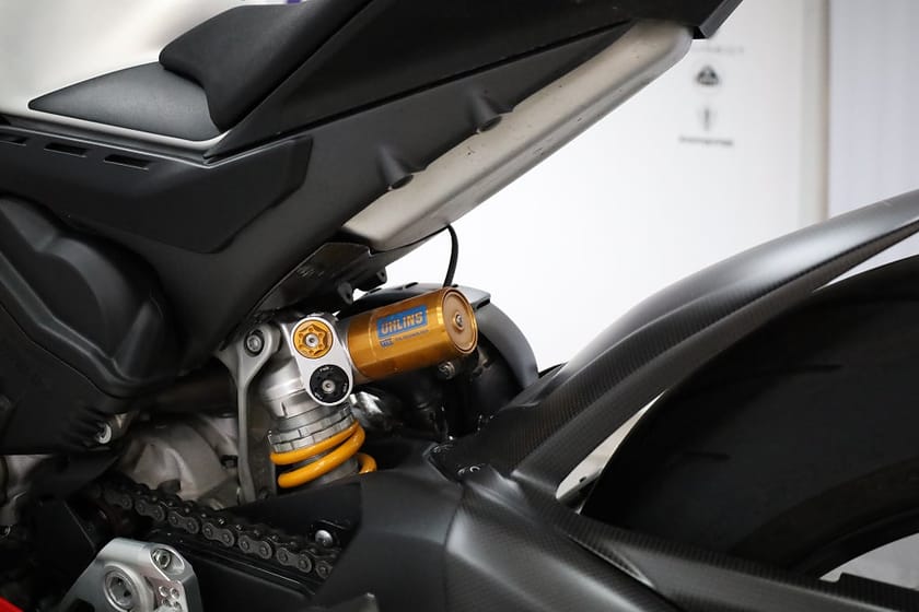 Bild 3 av Ducati Panigale V4R DQS / Akrapovic helsystem