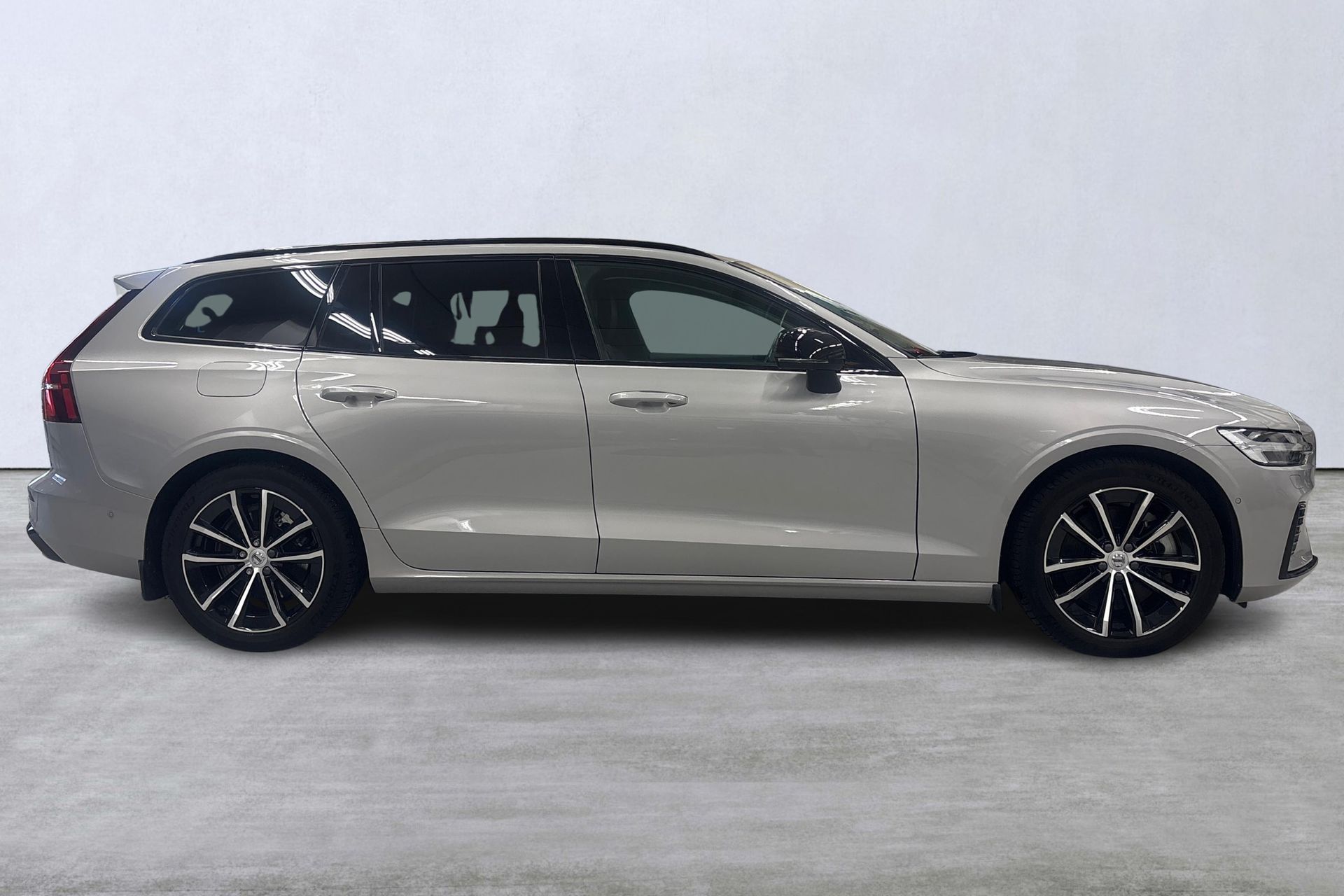 Volvo V60 T6 Plus Dark Nordic Edition 2025, bild 3/10
