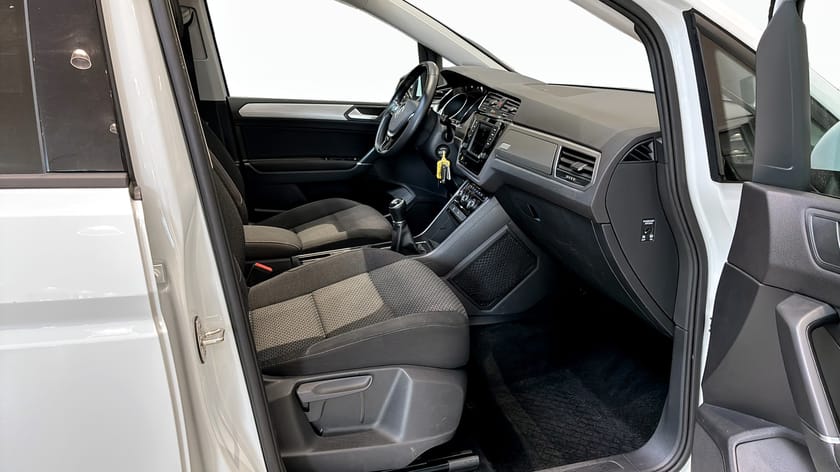 Bild 3 av Volkswagen Touran 7-Sits | Pano | Drag | Adaptiv F. | 150hk