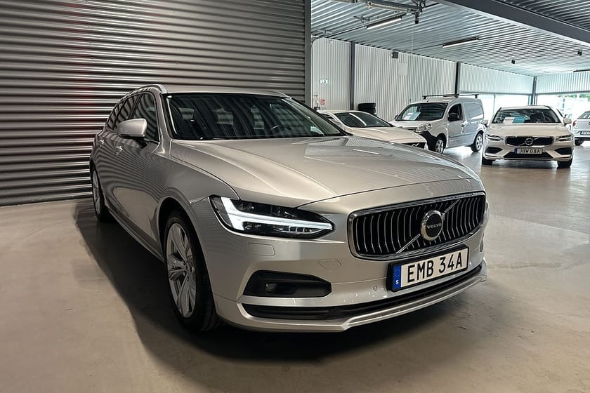 Bild 3 av Volvo V90 D4 AWD Momentum Advanced Edition B-kamera Navi H/K Drag