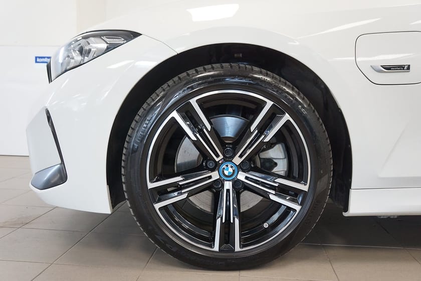 Bild 5 av BMW 330e Touring STEPTRONIC M-SPORT | DRAGKROK