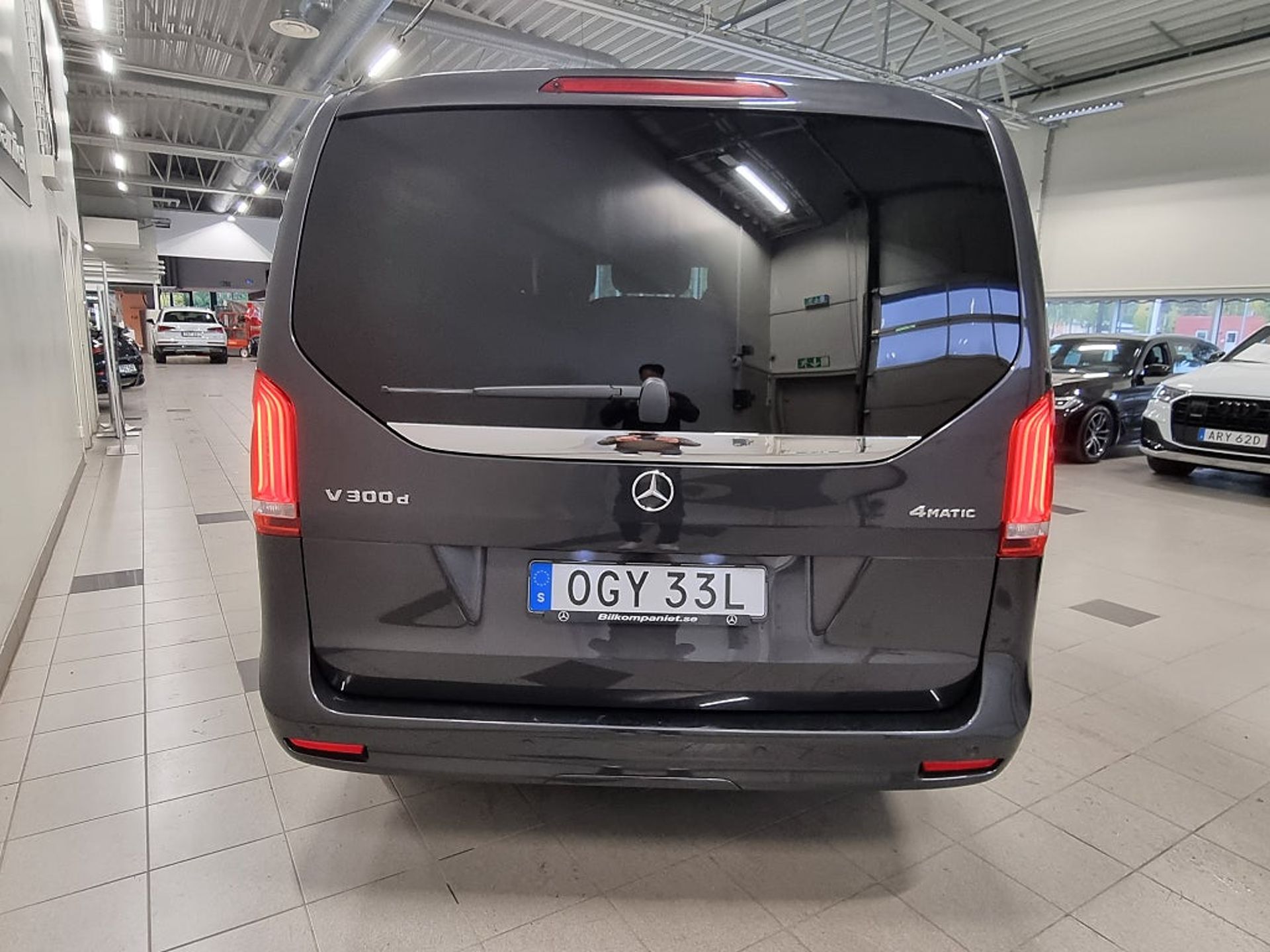 Mercedes-Benz V 2024, photo 6/10