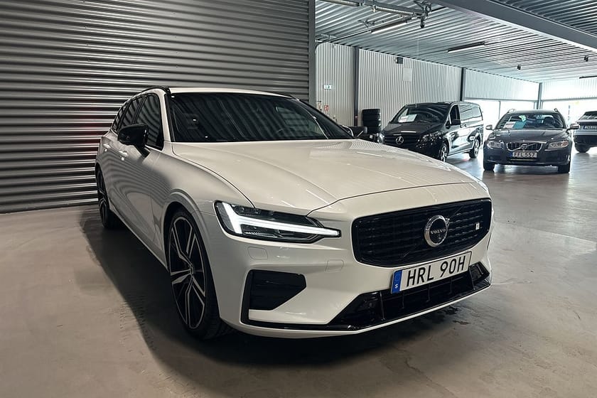 Bild 3 av Volvo V60 B4 R-Design 360-kamera Värmare Panorama Navi Drag Eu6