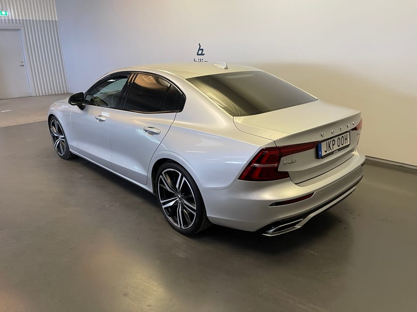 Bild 4 av Volvo S60 T5 R-Design / Dragkrok / Teknikpaket / Harman Kardon /