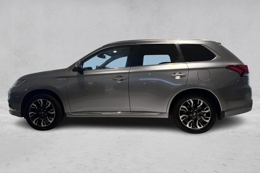 Bilde 2 av Mitsubishi Outlander PHEV Instyle+ | | AWD | 203hk | 2l | Hengerfeste