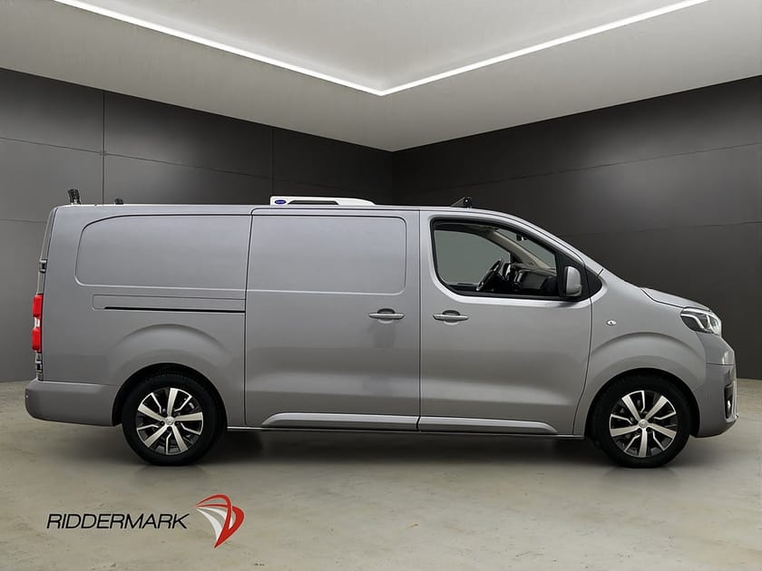 Bild 2 av Toyota Proace Electric L3 75kWh KYLBIL CARRIER-KYL B-Kamera
