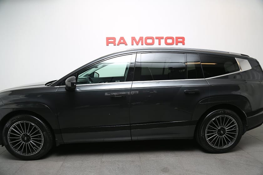 Bild 2 av Hyundai Ioniq 9 Performance AWD 6-sits 110kWh Perf Calligraphy | fd. demobil