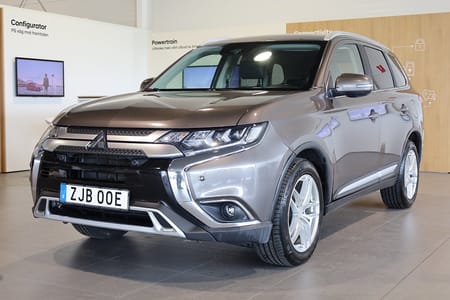 Mitsubishi Outlander 2.0 4WD AUT Business M-Värme 360° Läder 7-Sits