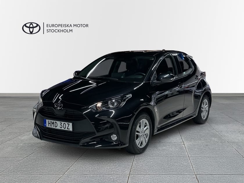 Bild 1 av Toyota Yaris Hybrid 115 1,5 HSD ACTIVE KOMFORTPAKET / V-HJUL/ MOMS!