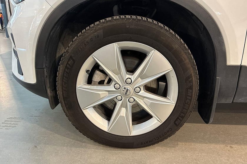 Bild 5 av Volvo XC40 B4 DCT 197 Hk Core SE II Backkamera
